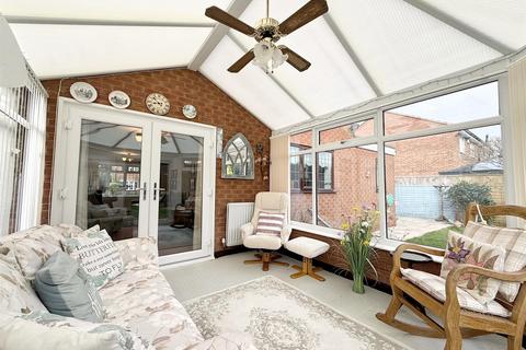 19 Bradgate Drive, Sutton Coldfield, B74 4XG