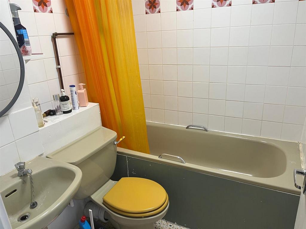 Bathroom, Arthur Court, Eden Harper SW11