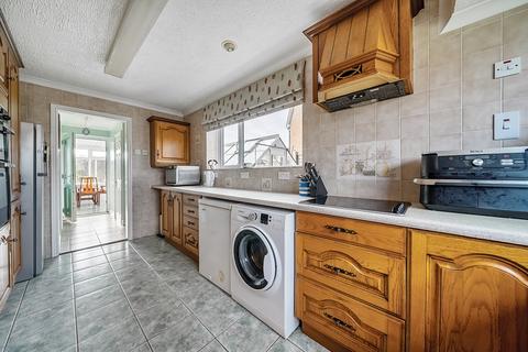 11 Southmead Close, Folkestone, CT19 5LH