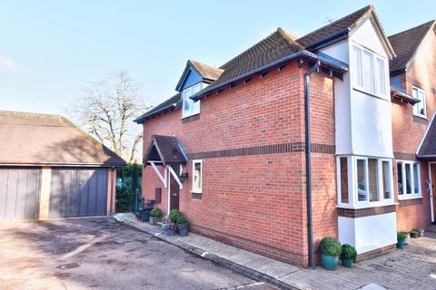 2 bedroom retirement property for sale, War Memorial Place, Henley-On-Thames