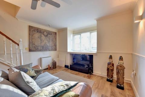 2 bedroom retirement property for sale, War Memorial Place, Henley-On-Thames