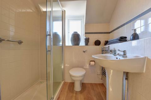 2 bedroom retirement property for sale, War Memorial Place, Henley-On-Thames
