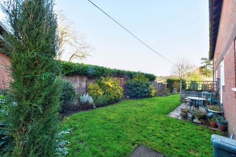 2 bedroom retirement property for sale, War Memorial Place, Henley-On-Thames