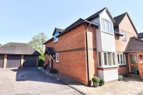 2 bedroom retirement property for sale, War Memorial Place, Henley-On-Thames