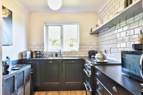 2 bedroom retirement property for sale, War Memorial Place, Henley-On-Thames