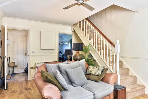 2 bedroom retirement property for sale, War Memorial Place, Henley-On-Thames
