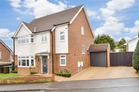 4 bedroom detached house for sale, Rolvenden Road, Wainscott, Rochester, Kent