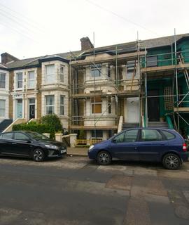 2 bedroom flat to rent, Clarendon Road, Margate, CT9