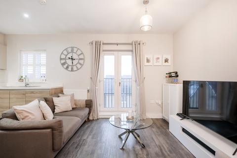 2 bedroom flat for sale, Oak House, Chigwell IG7