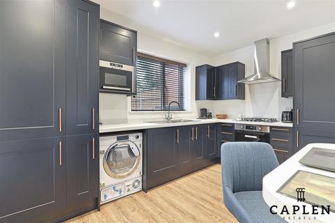 23 Ibbetson Path, Loughton, IG10 2AS