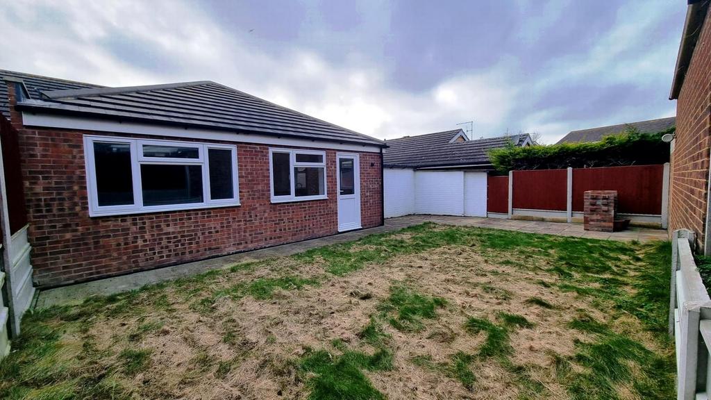 Whinfell Avenue Ramsgate Ct11 2 Bed Bungalow To Rent £1 350 Pcm £