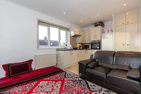 214 Moorside Road, Bromley, BR1 5EZ