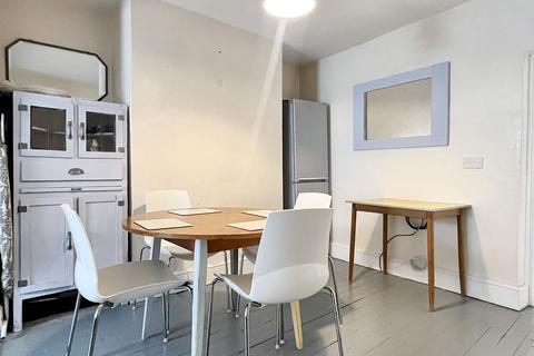 4 bedroom terraced house to rent, Worcester Street, Gloucester GL1