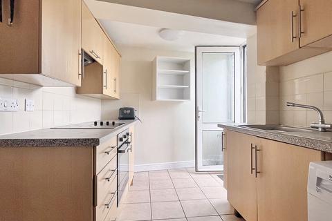 4 bedroom terraced house to rent, Worcester Street, Gloucester GL1