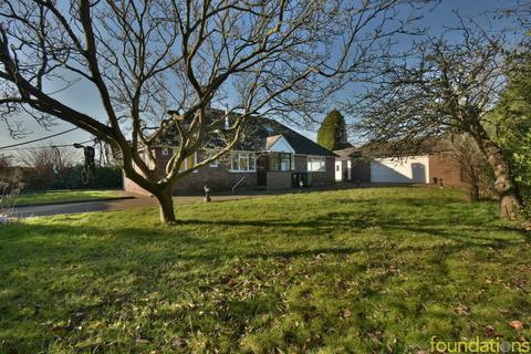 4 bedroom chalet for sale, Thorne Crescent, Bexhill-on-Sea, TN39