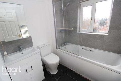 3 bedroom detached house to rent, Darien Way, Leicester