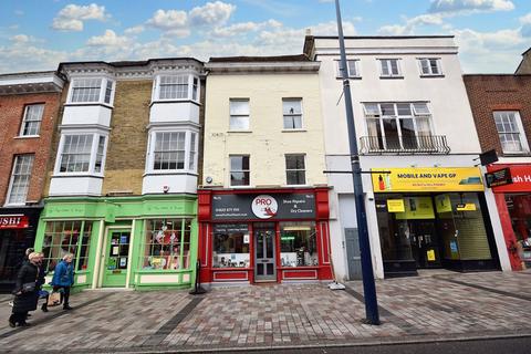 2 bedroom flat to rent, High Street, Maidstone, ME14