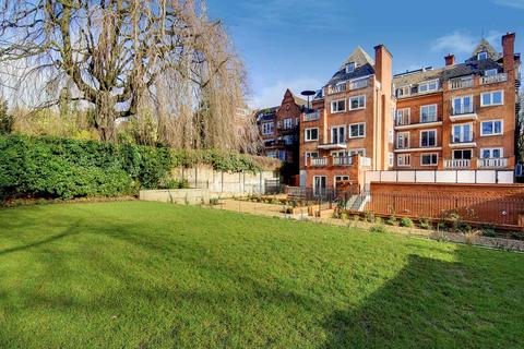 1 bedroom apartment to rent, Fitzjohns Avenue, London, NW3