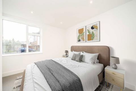 2 bedroom flat for sale, Kingsbridge Avenue, London W3