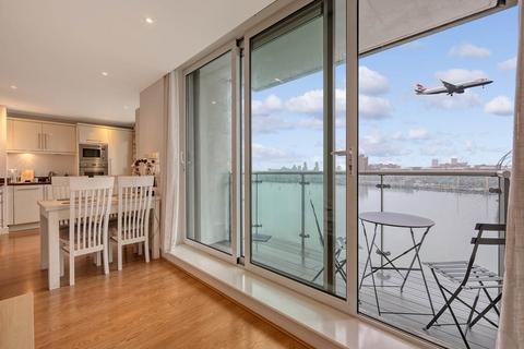 2 bedroom flat for sale, Fathom Court, 2 Basin Approach, London