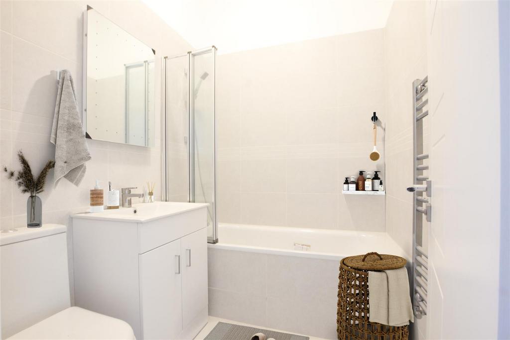 Property 7 ACC bathroom 2 11-11-24 15 42 (1).jpg