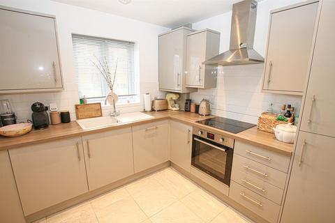 2 bedroom terraced house for sale, Valley Way, Newmarket CB8