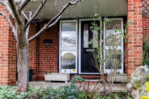 38 Cannon Way, Fetcham, Leatherhead, KT22 9LJ