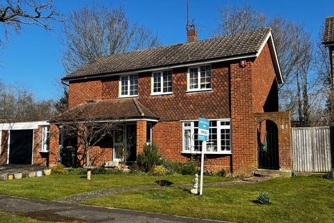 38 Cannon Way, Fetcham, Leatherhead, KT22 9LJ