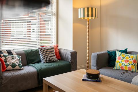 1 bedroom in a house share to rent, 16 Hessle Terrace, Hyde Park, Leeds, LS6 1EQ