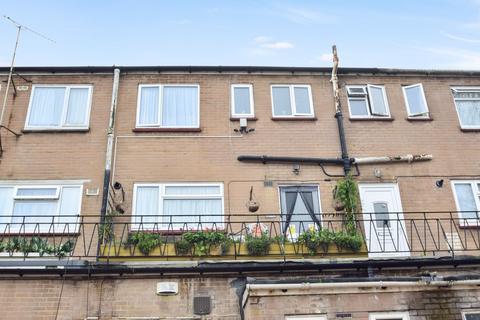 2 bedroom maisonette for sale, Holland Road, Chatham, ME5