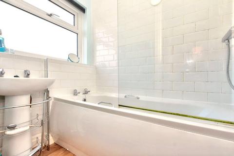 40 Parkland Gardens, Leeds, LS6 4PG
