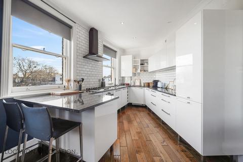 2 bedroom flat for sale, Amhurst Road, London, N16