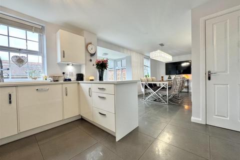 4 bedroom detached house for sale, Willow Walk, Southminster