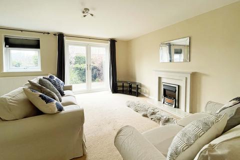 2 bedroom end of terrace house to rent, St Matthias Grove, Burley, Leeds, LS4