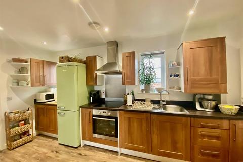 14d Molyneux Square, Hampton Vale, Peterborough, PE7 8WA