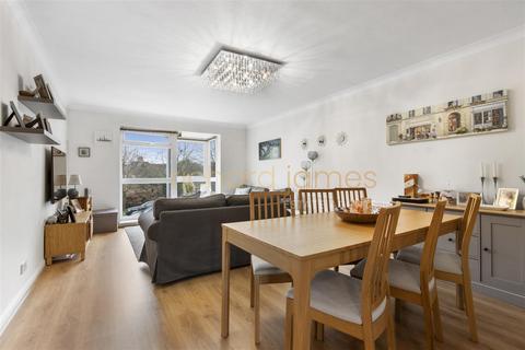 2 bedroom apartment for sale, Page Street, London, NW7