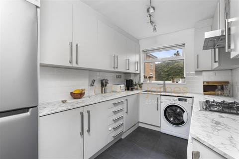 2 bedroom apartment for sale, Page Street, London, NW7