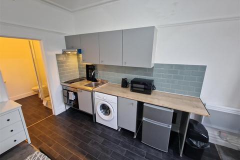 1 bedroom flat to rent, Fitzharris Avenue, Bournemouth