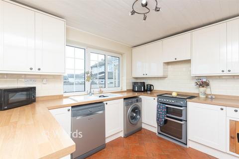 4 bedroom chalet for sale, Phelps Close, Sevenoaks TN15
