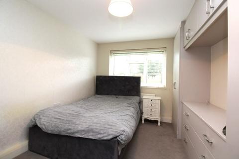 undefined, Hamilton Drive, RM3