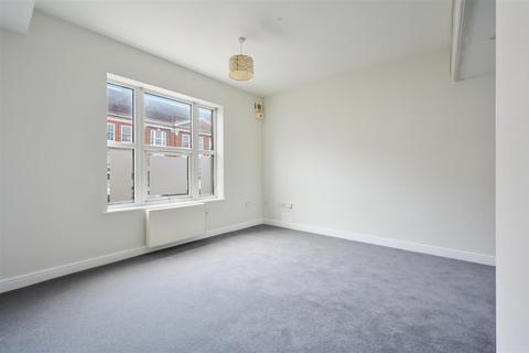 2 bedroom flat for sale, Parkville House, High Street, Epsom