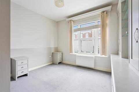 2 bedroom flat for sale, Parkville House, High Street, Epsom