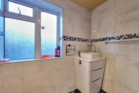 4 bedroom terraced house for sale, South Park Drive, Ilford