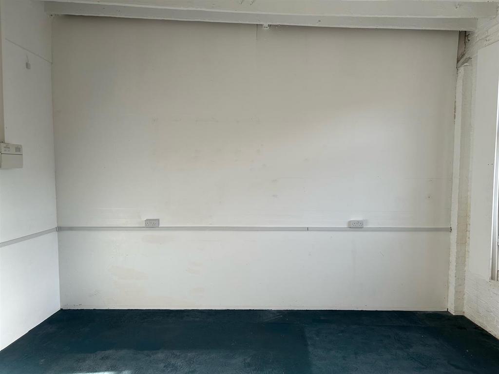 1b Darnley Rd  (5).jpeg