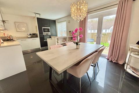 121 Bryn Morgrug, Alltwen, Swansea, SA8 3DP