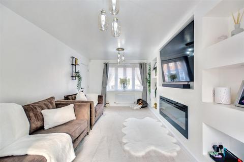 4 bedroom detached house for sale, Field Farm Way, Stapleford