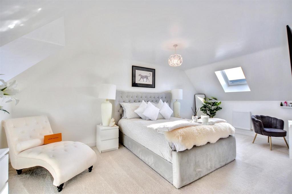 Bedroom 4 1.jpeg