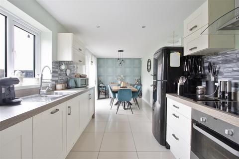 3 Brookfield Close, Grassmoor, Chesterfield, S42 5FJ