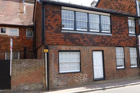 3 bedroom terraced house to rent, St. James Square, Wadhurst, TN5