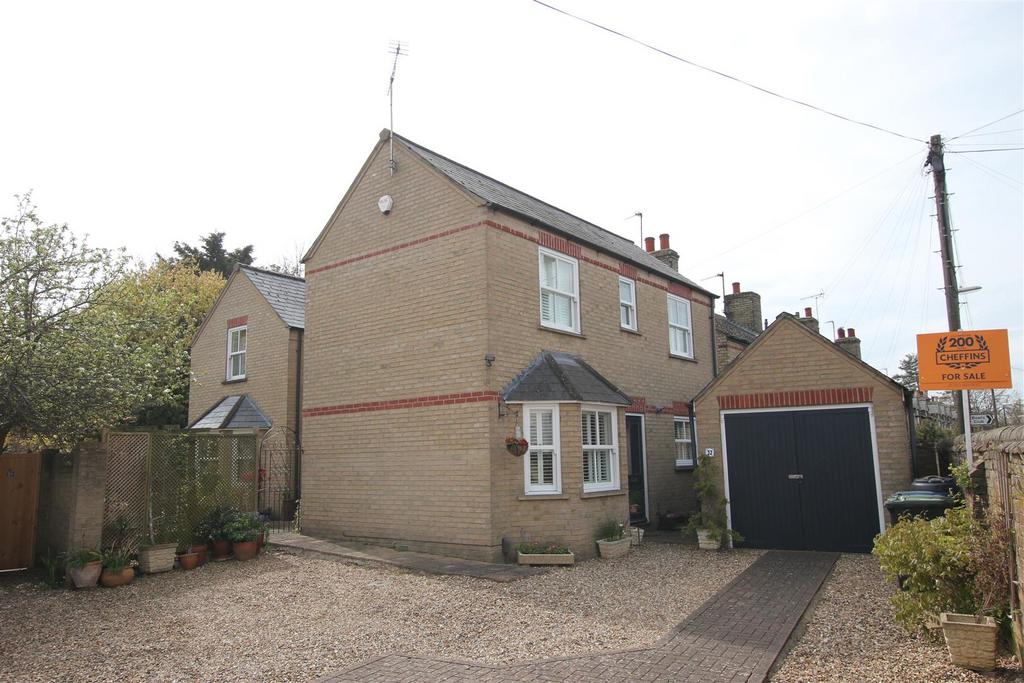 32 Nutholt Lane Elyfront.JPG